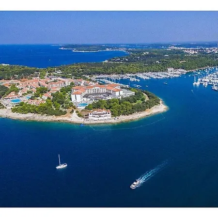 Maxima 2km Beach Pula