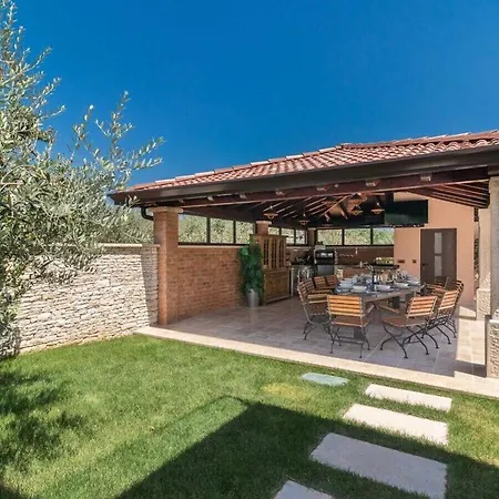 Villa Maxima 2km Beach